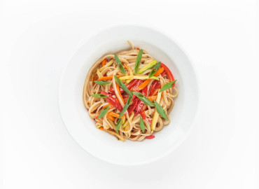 Лапша с овощами Соба